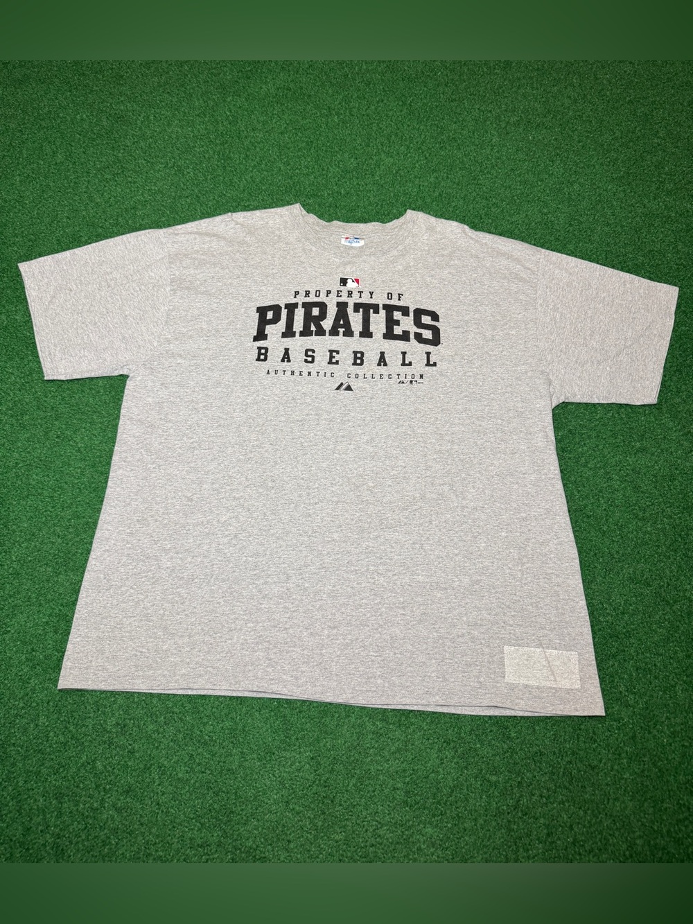 Pirates Majestic MLB Pittsburgh Baseball 2XL XXL Gray Vintage Y2K T Shirt